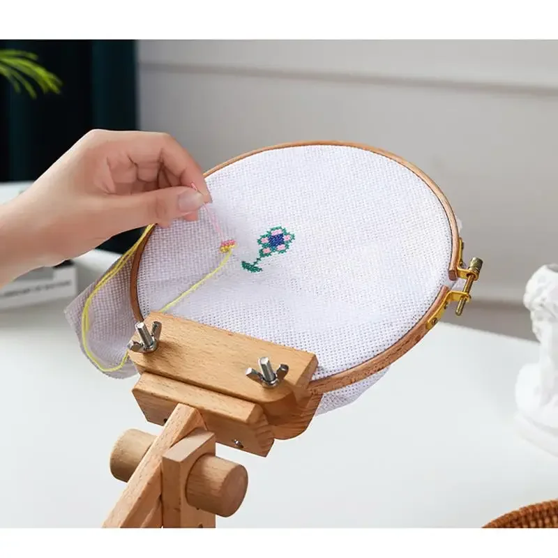 360 °   حامل خياطة خشبي دوار ق - مراجعة Embroidery Hoop Kit وسعره
