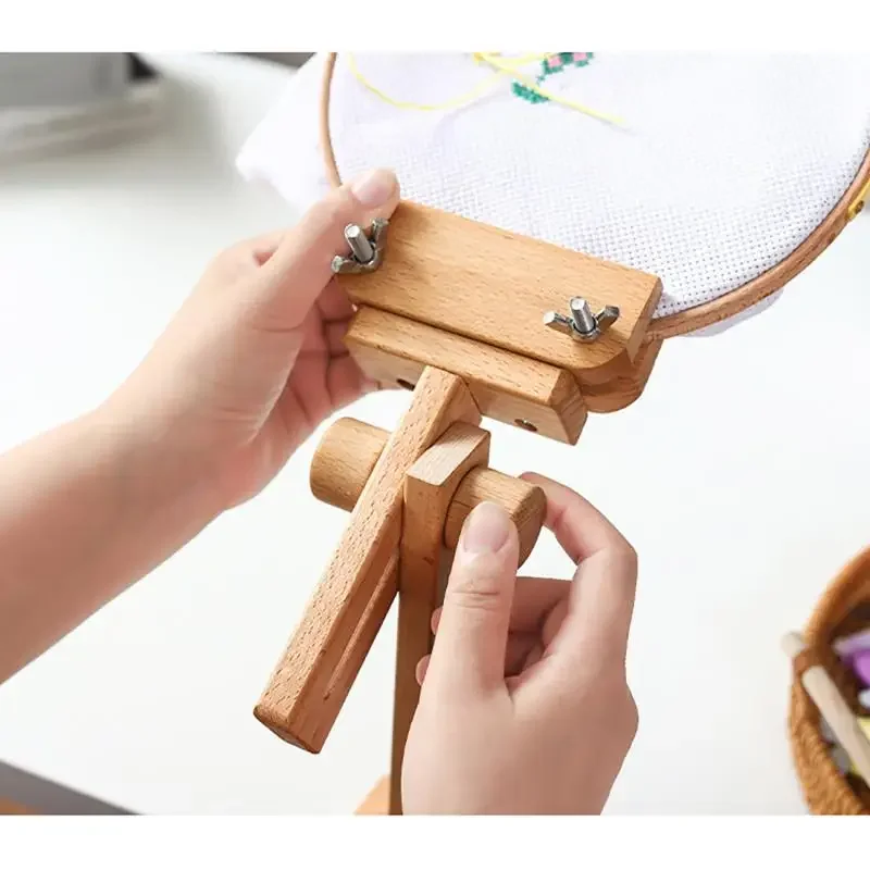 360 °   حامل خياطة خشبي دوار ق - مراجعة Embroidery Hoop Kit وسعره